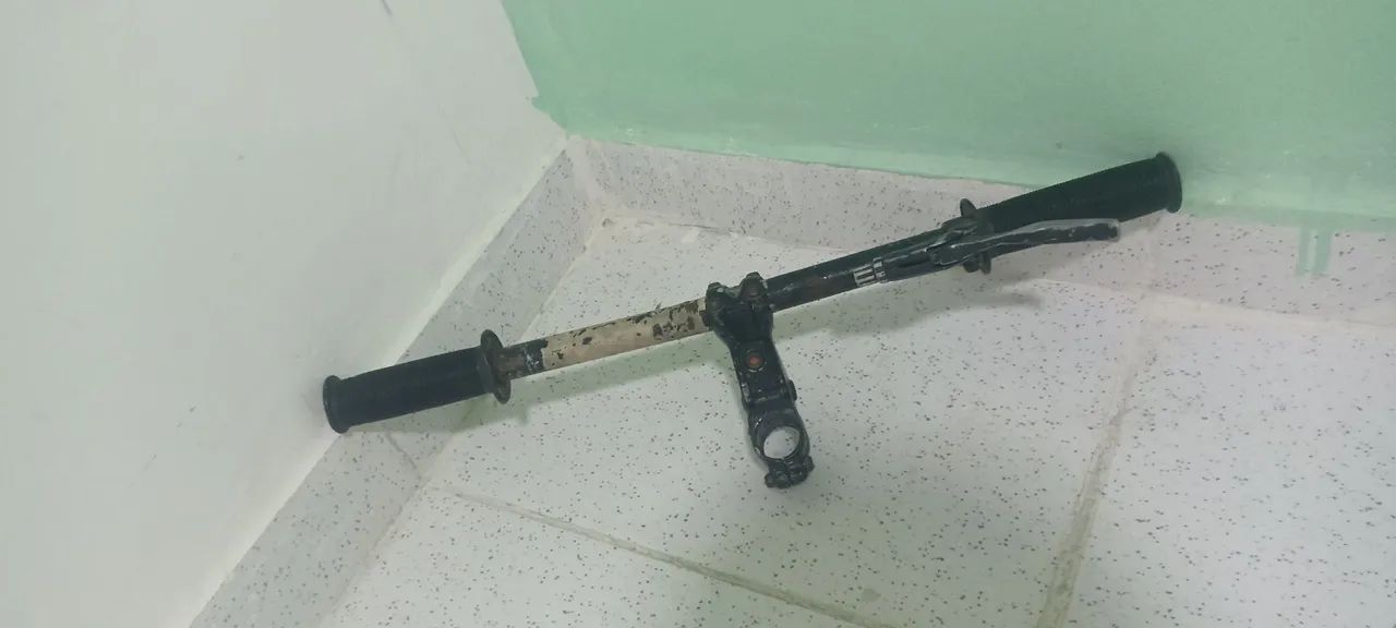 Astra de regulagem com guidom e manete de freio - Foto 4