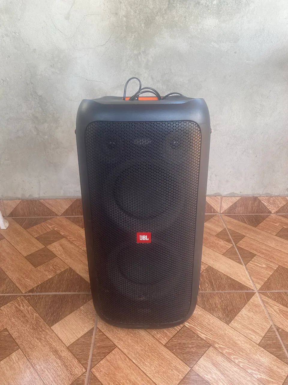 jBL pati Box 100 