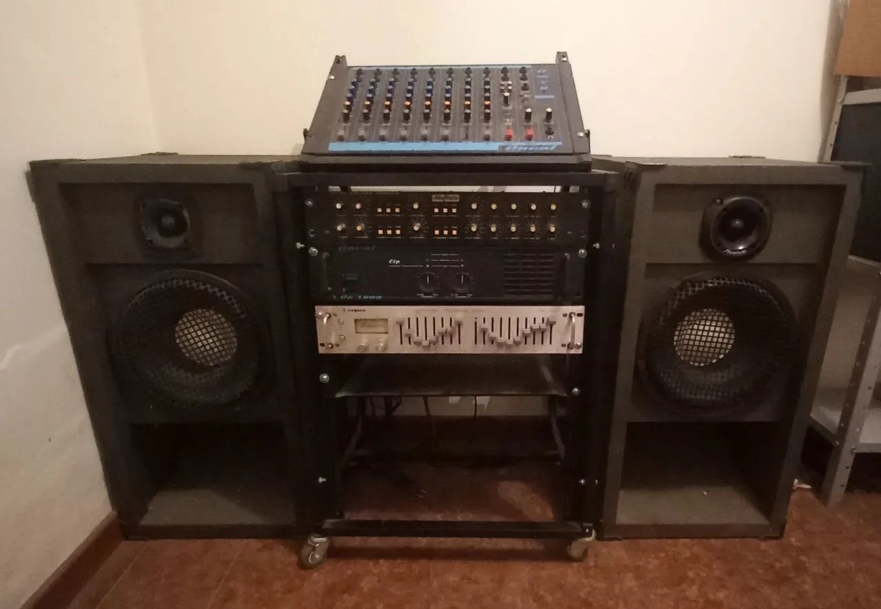 Vendo / Troco Equipamento de Som - Semi Profissional. - Foto 2