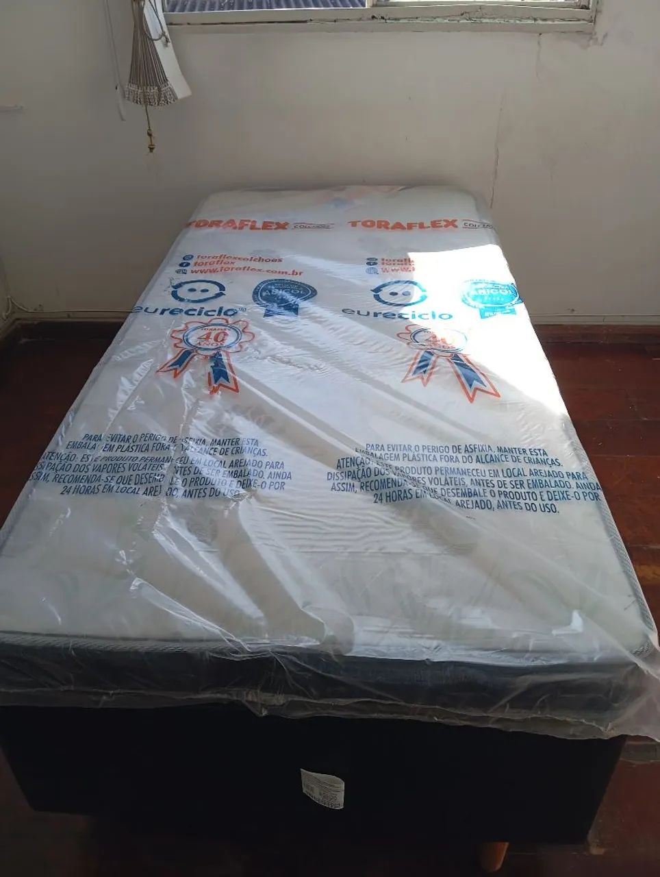 Cama box solteiro com outra cama e colchões - Foto 2