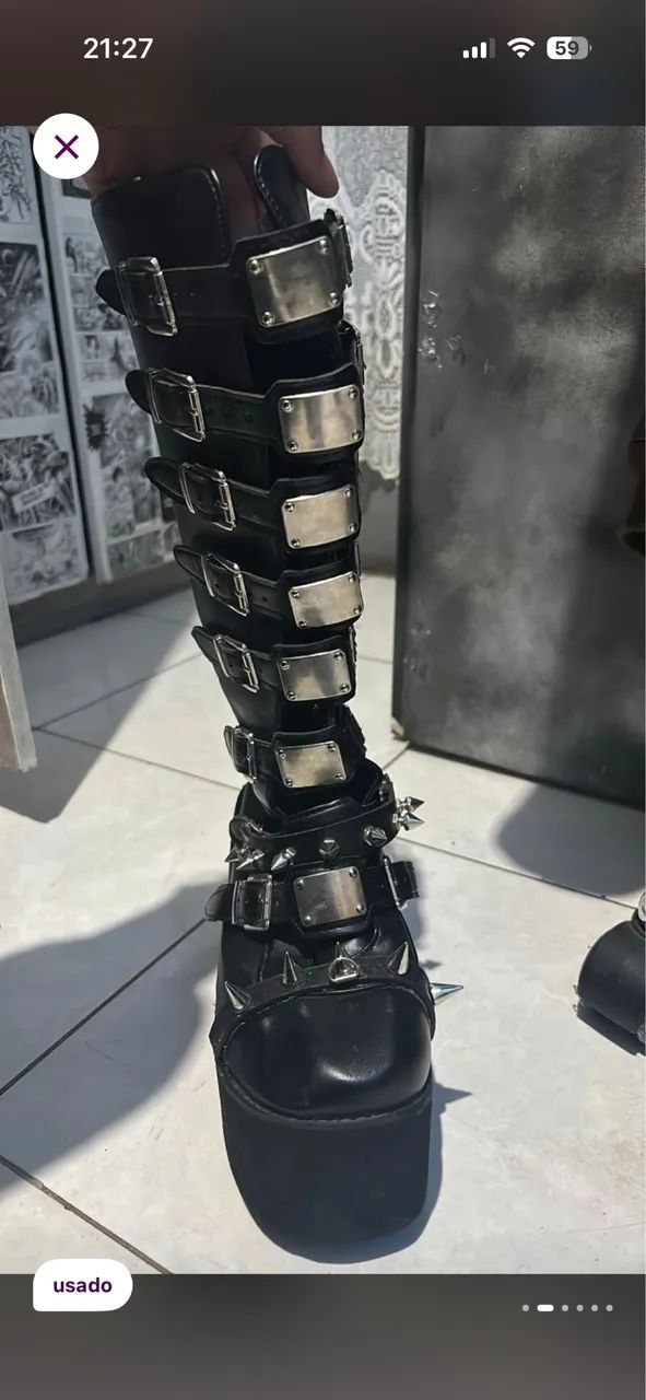 Bota Demônia preta customizada  - Foto 2