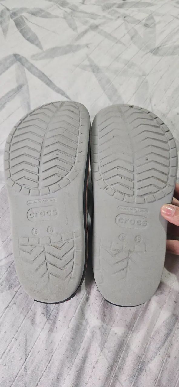 Crocs original 38 cinza 