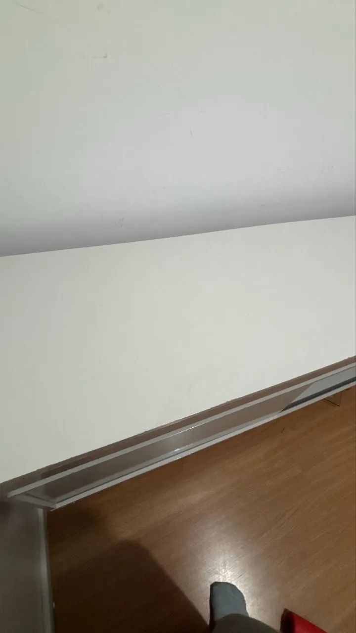 Rack lindo com pés retrô 