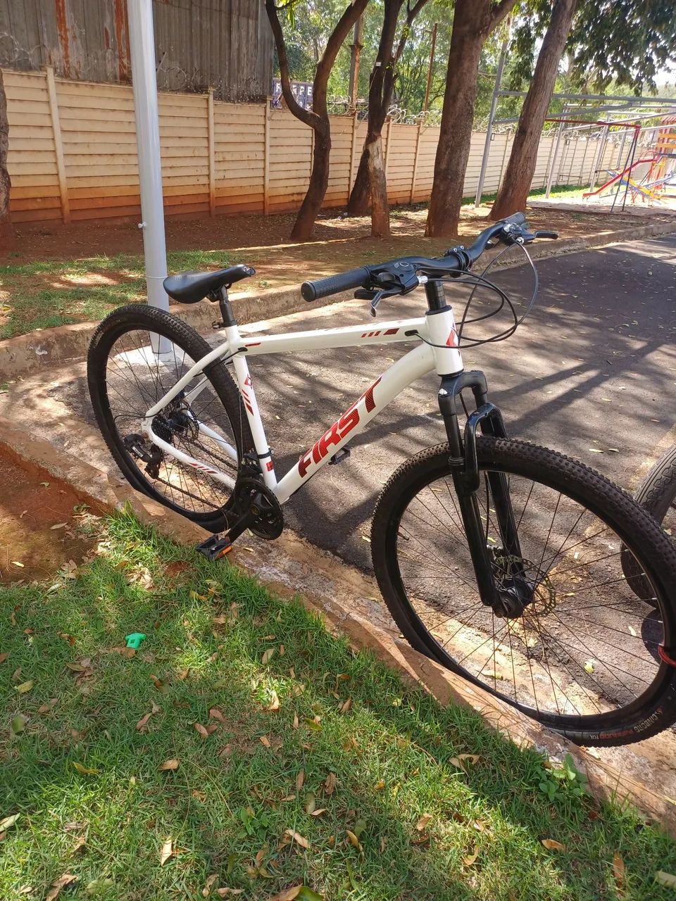 Vende-se bicicleta 