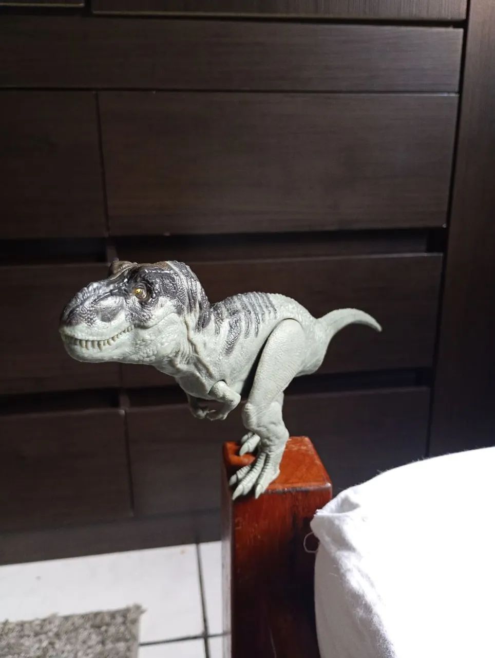 T Rex básico usado Mattel 