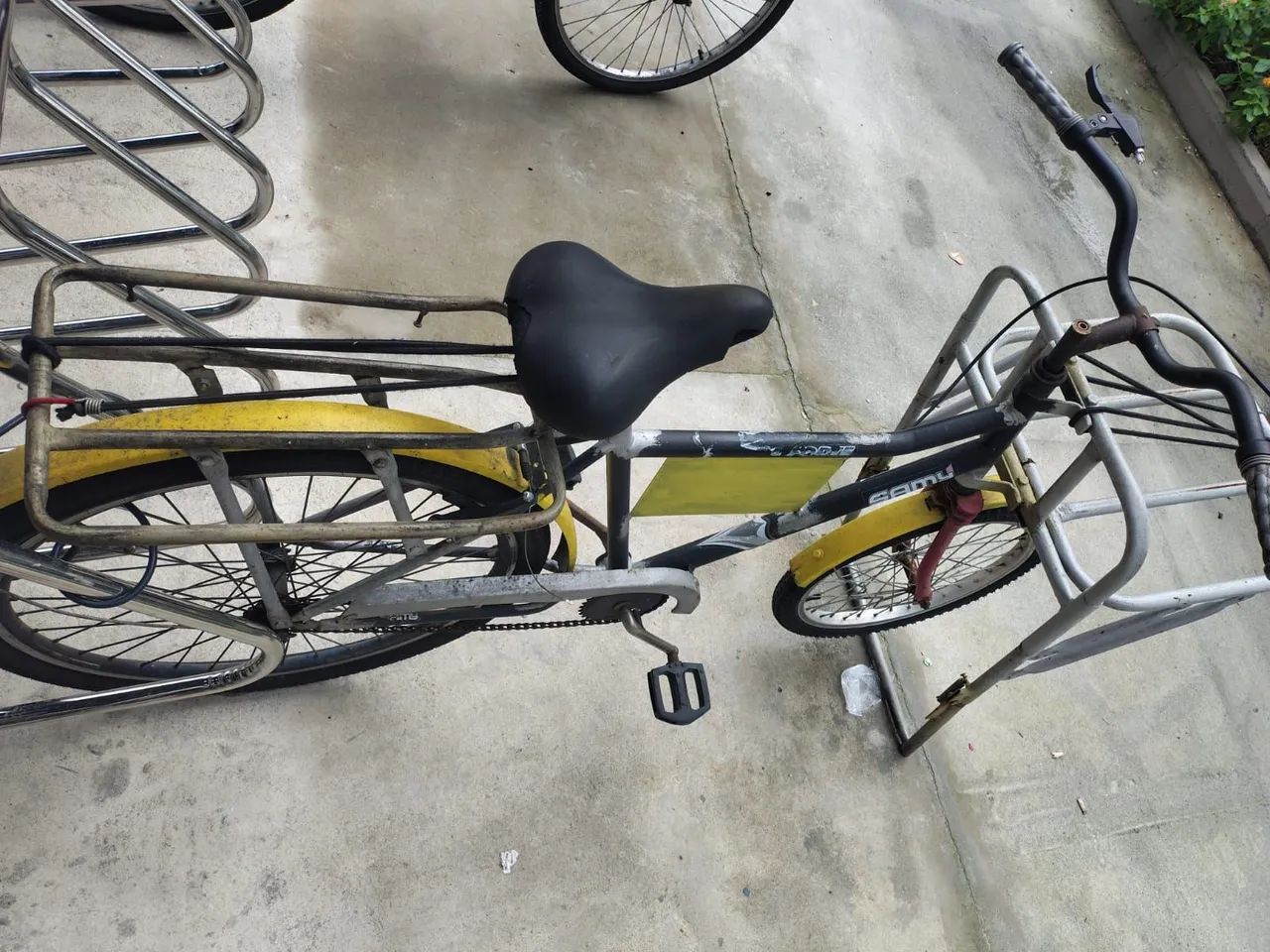 Bicicleta de carga em perfeito estado