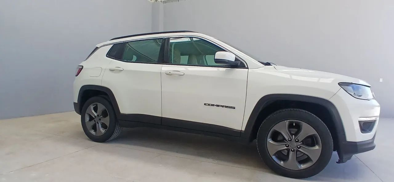 Jeep Compass Longitude 2.0 4X2 Flex 16V Aut. 2017 - Foto 4