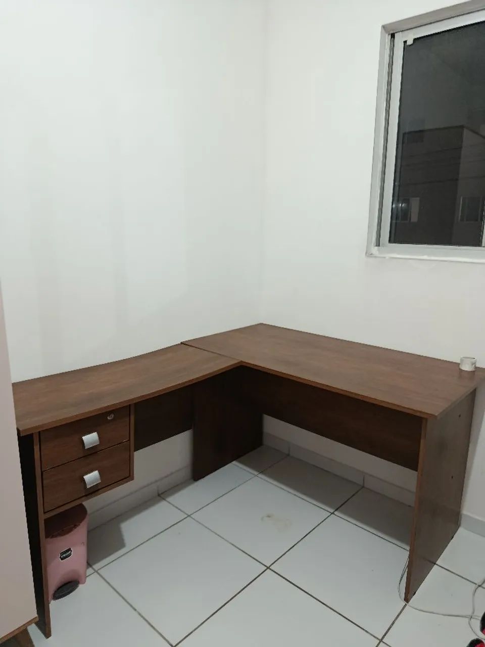 Mesa Escrivaninha de canto 