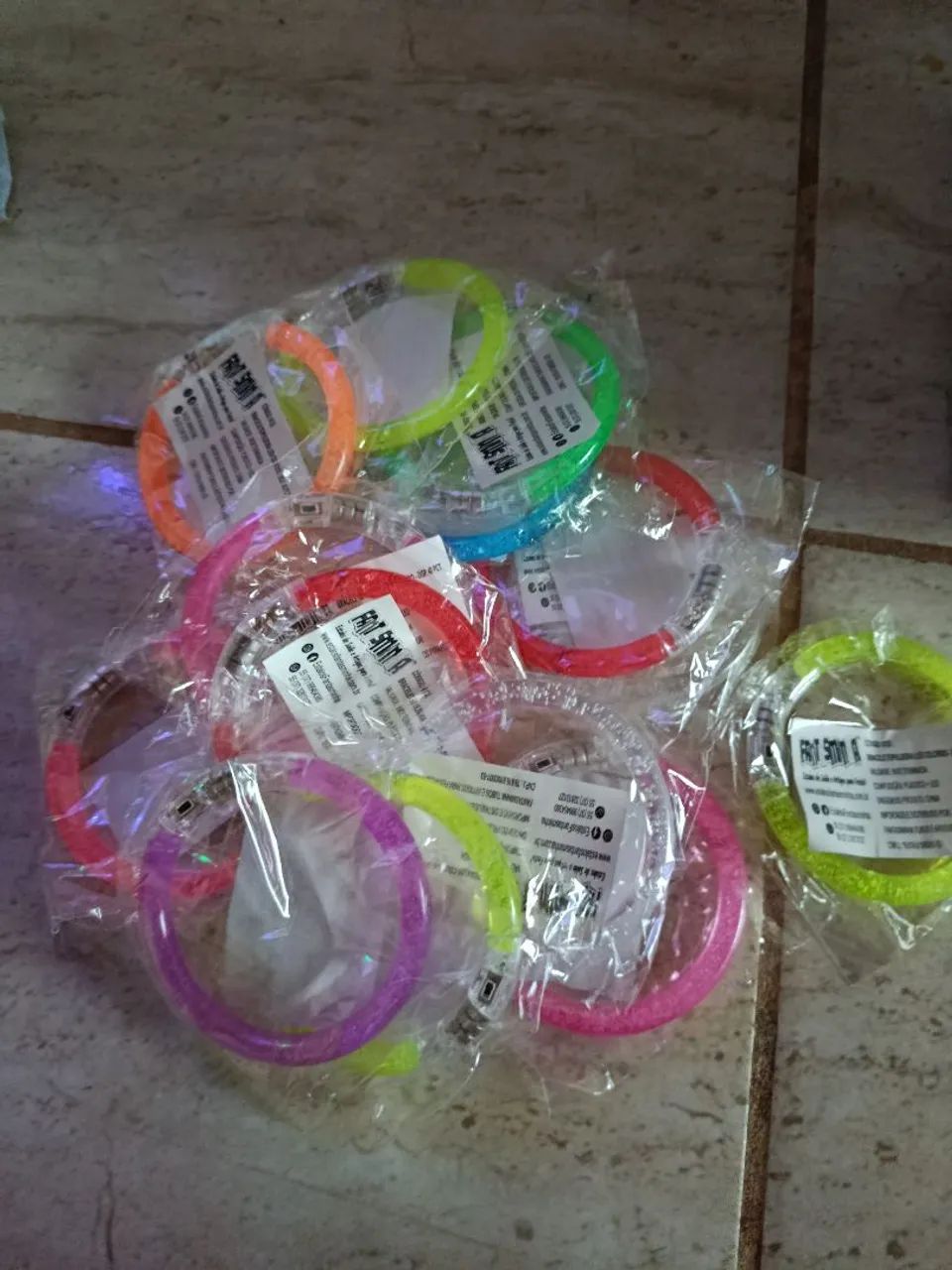 *Bastões, óculos e pulseiras led - neon, a unidade * - Foto 3