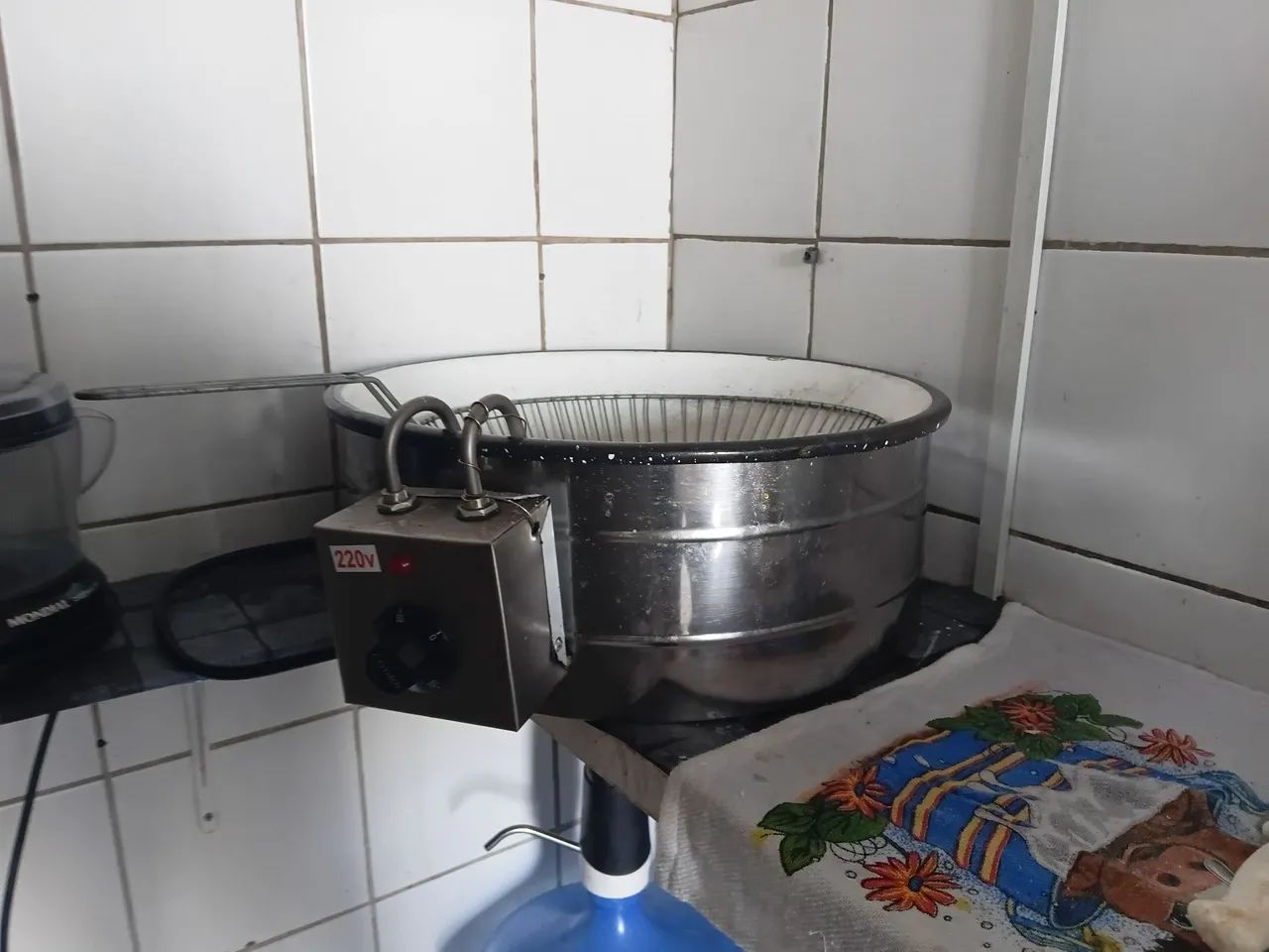 Vendo fritadeira de pastéis  - Foto 2
