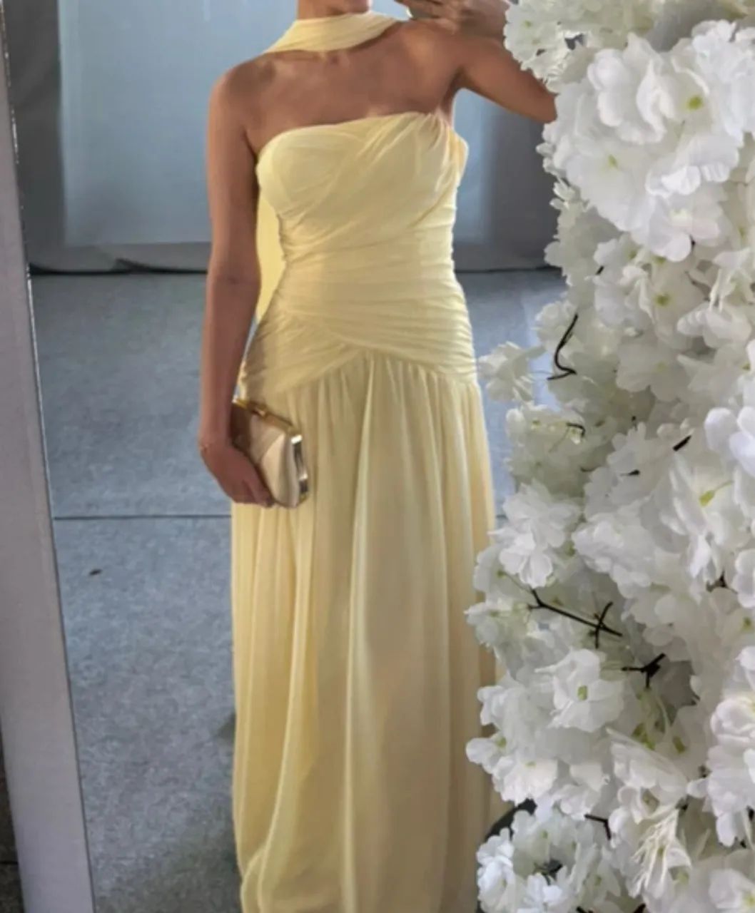 Vestido de festa amarelo manteiga 