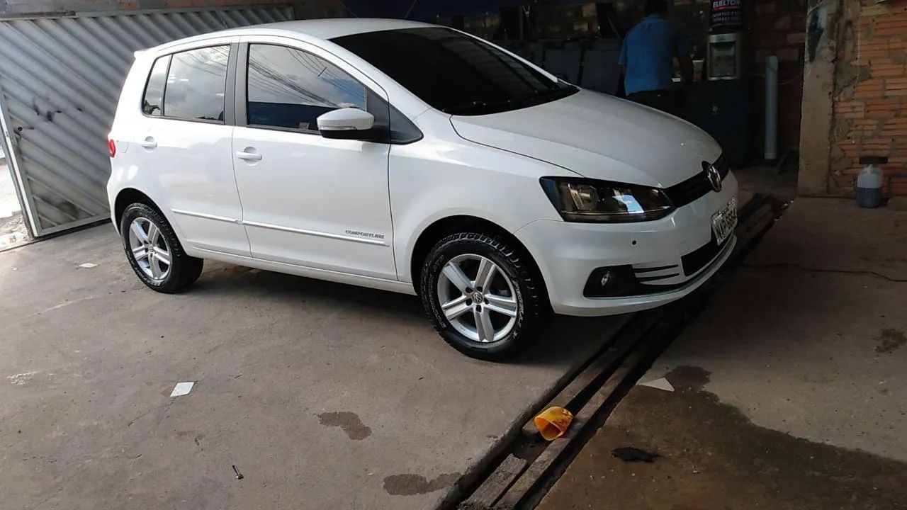 Volkswagen Fox Comfortline 1.0 Flex 12V 5P 2016 - Foto 2
