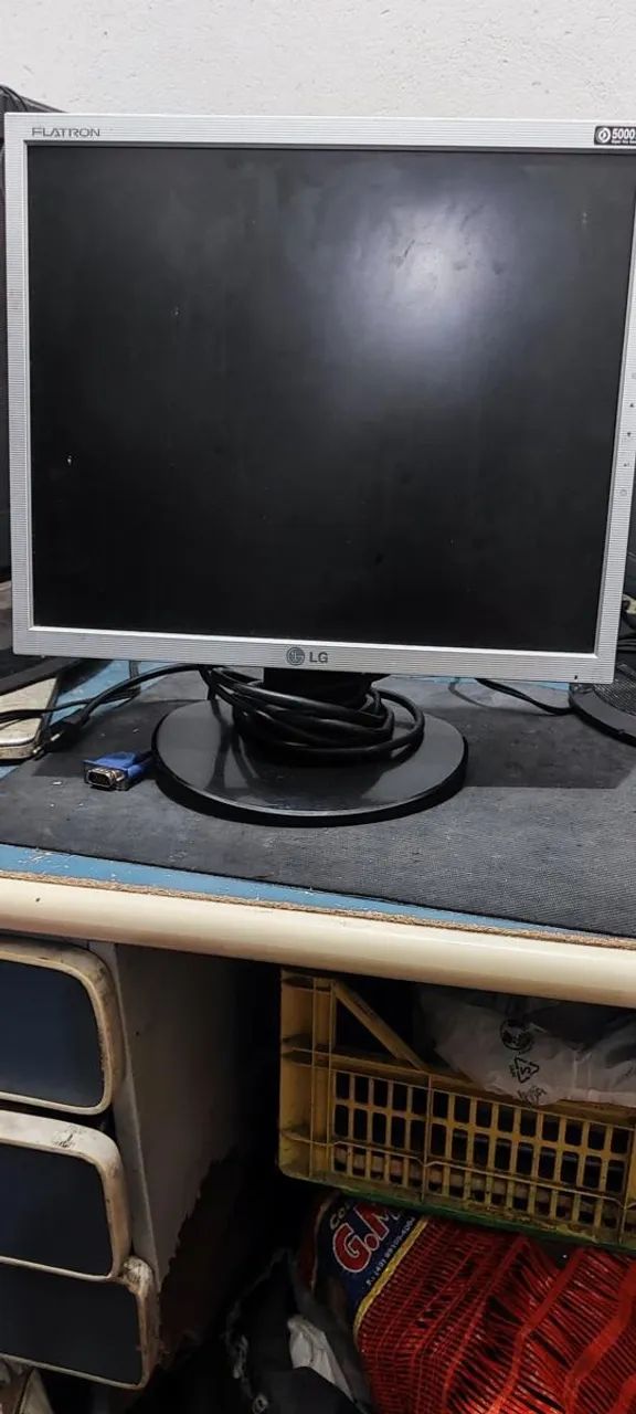 Monitor LG Flatron L1753T-SF, um modelo de monitor LCD de 17 polegadas - Foto 5