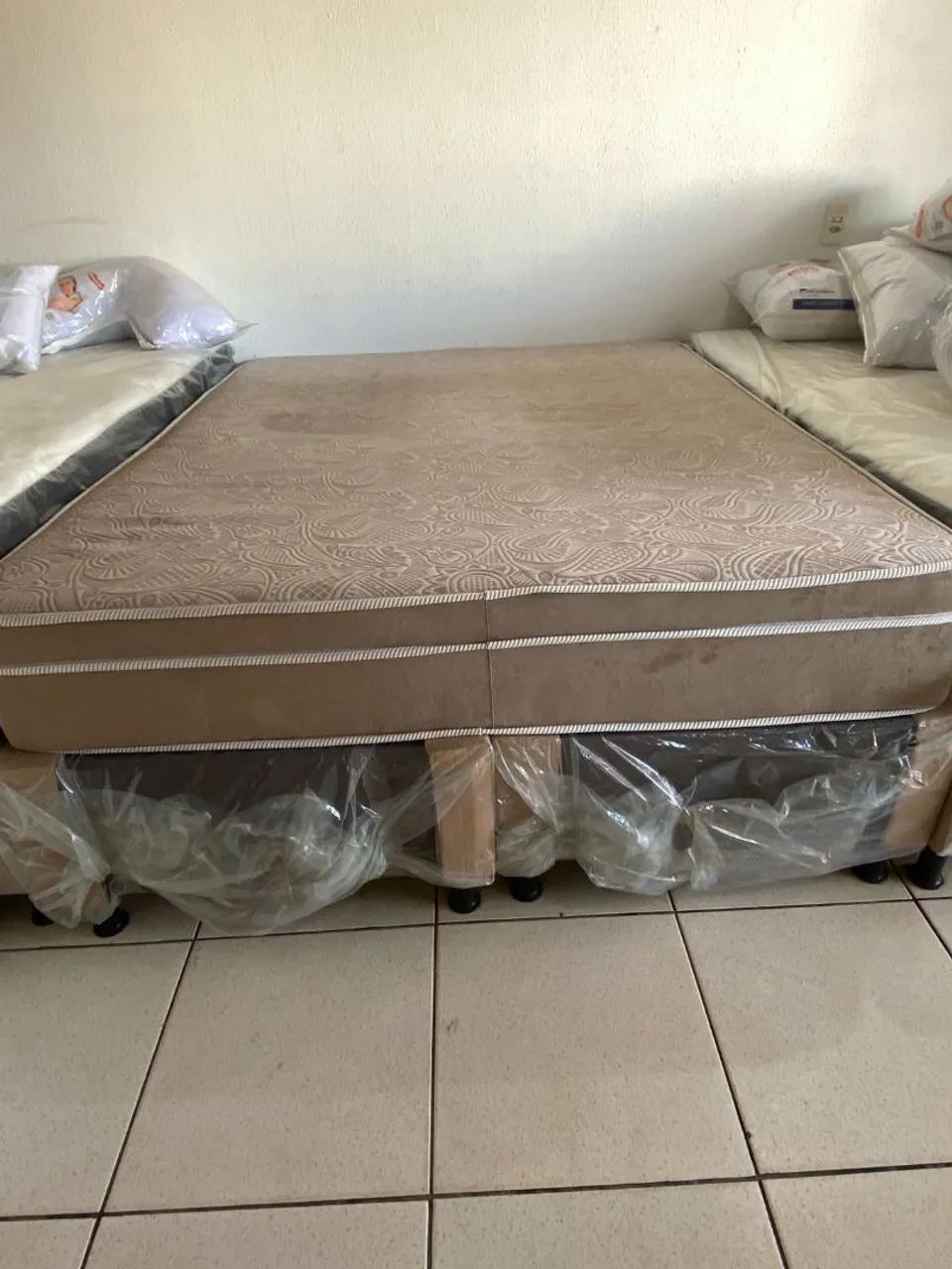 Colchão Queen semi ortopédico usado