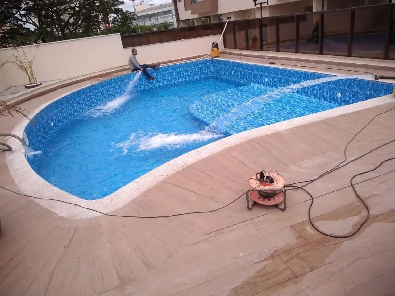 Construção e manutenção de piscinas de vinil e azulejo  - Foto 5