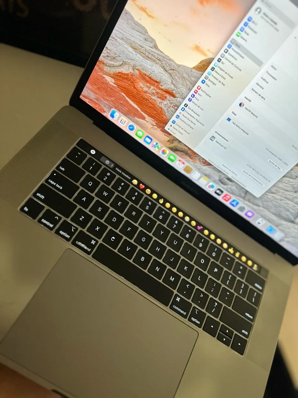 Apple MacBook Pro 2018 core i7 / 16GB / 512SSD Touchbar tela 15 Apple MacBook Pro 2018 core i7 / 16GB / 512SSD Touchbar tela 15