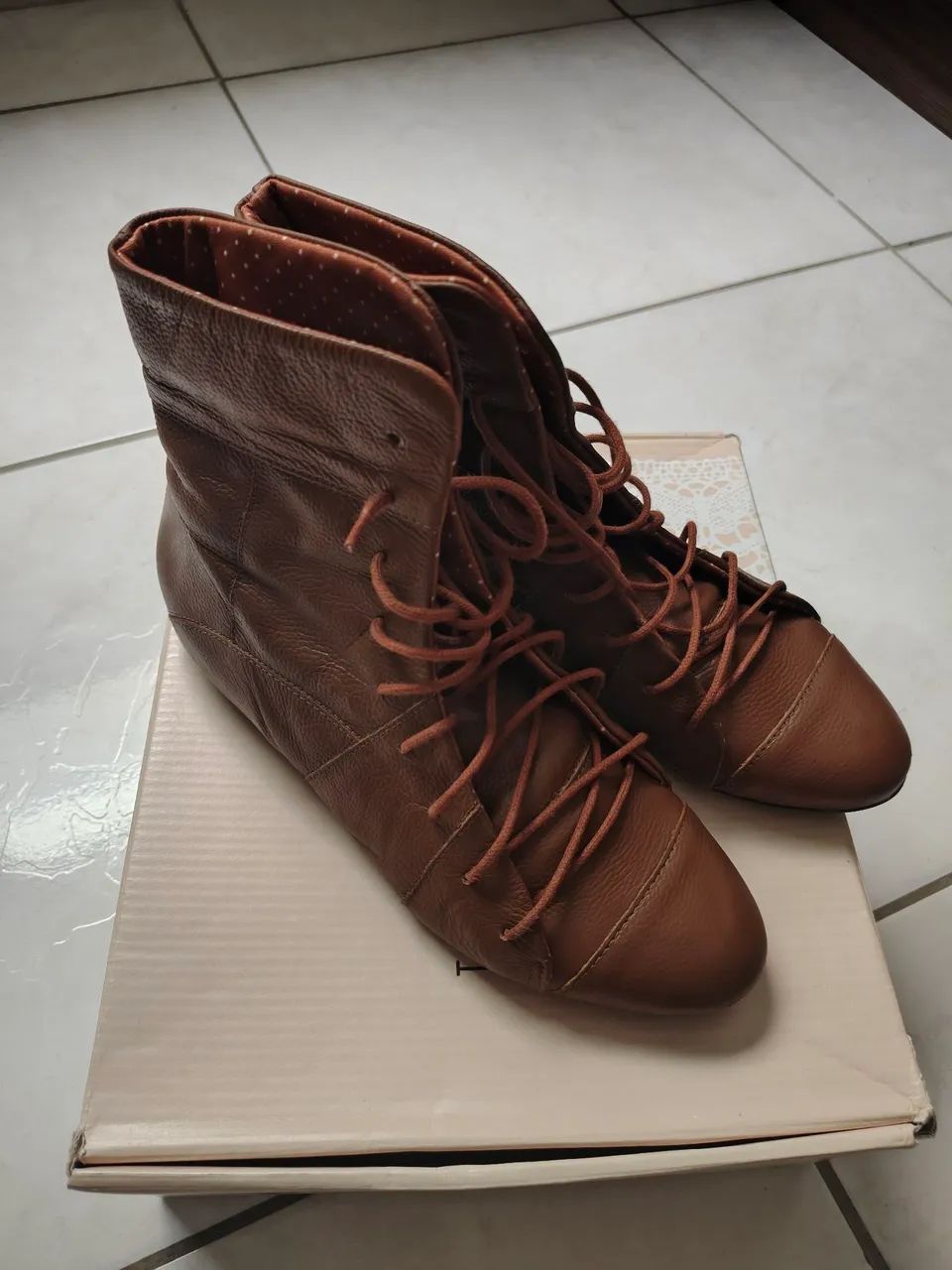 Bota em Couro Lolita Pimenta  - Foto 4