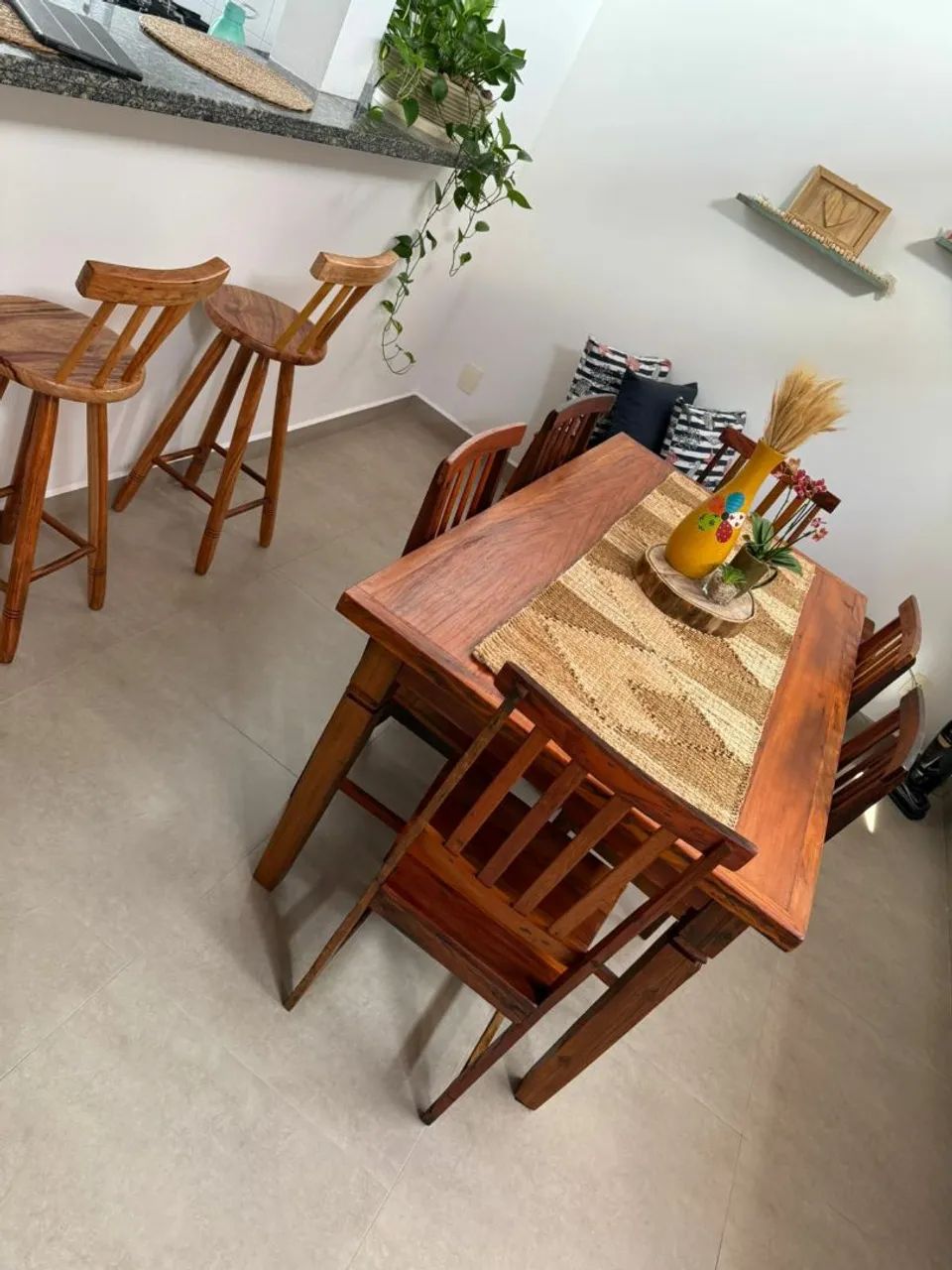 Mesa com  6 cadeiras. 160×90 peroba rosa - Foto 3