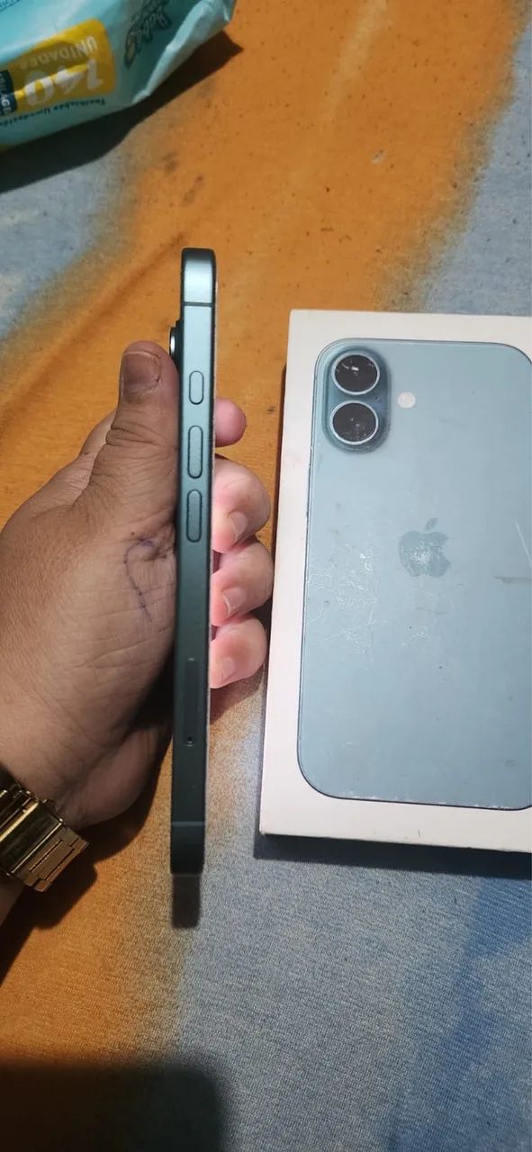 iPhone 16