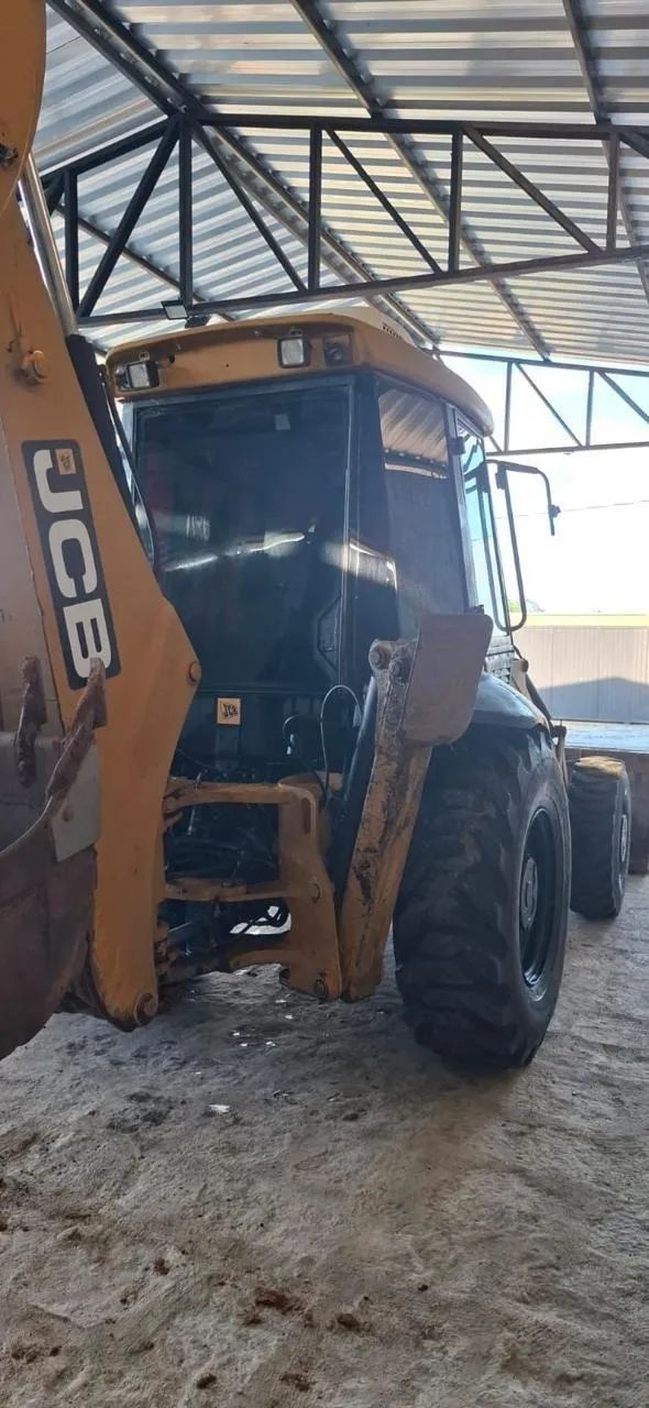 Jcb 3c plus Retroescavadeira  - Foto 2