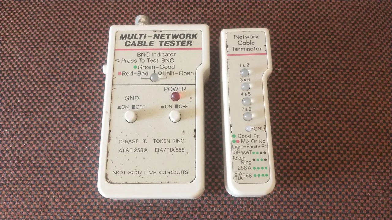 Testador de cabo de rede antigo para colecionador