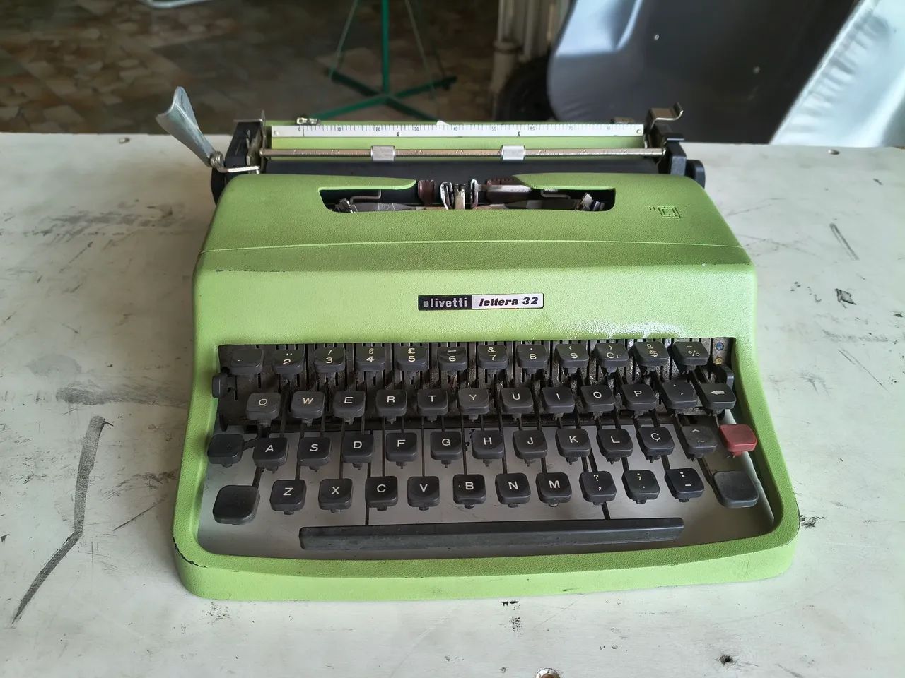 Máquina de escrever Olivetti Lettera 32