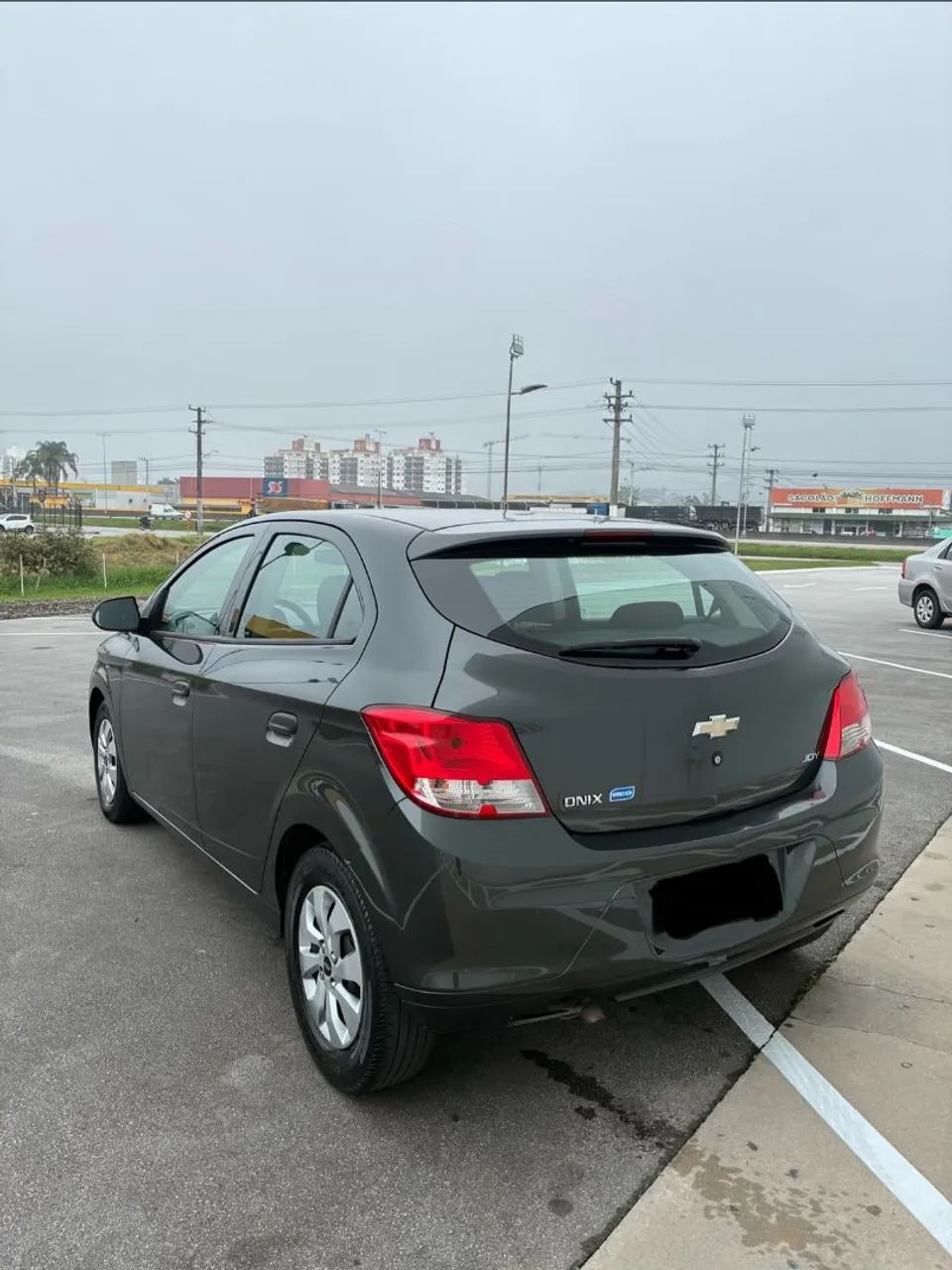 Chevrolet Onix JOY Hatch 1.0 8V Flex Mec. 4P 2018 - Foto 3