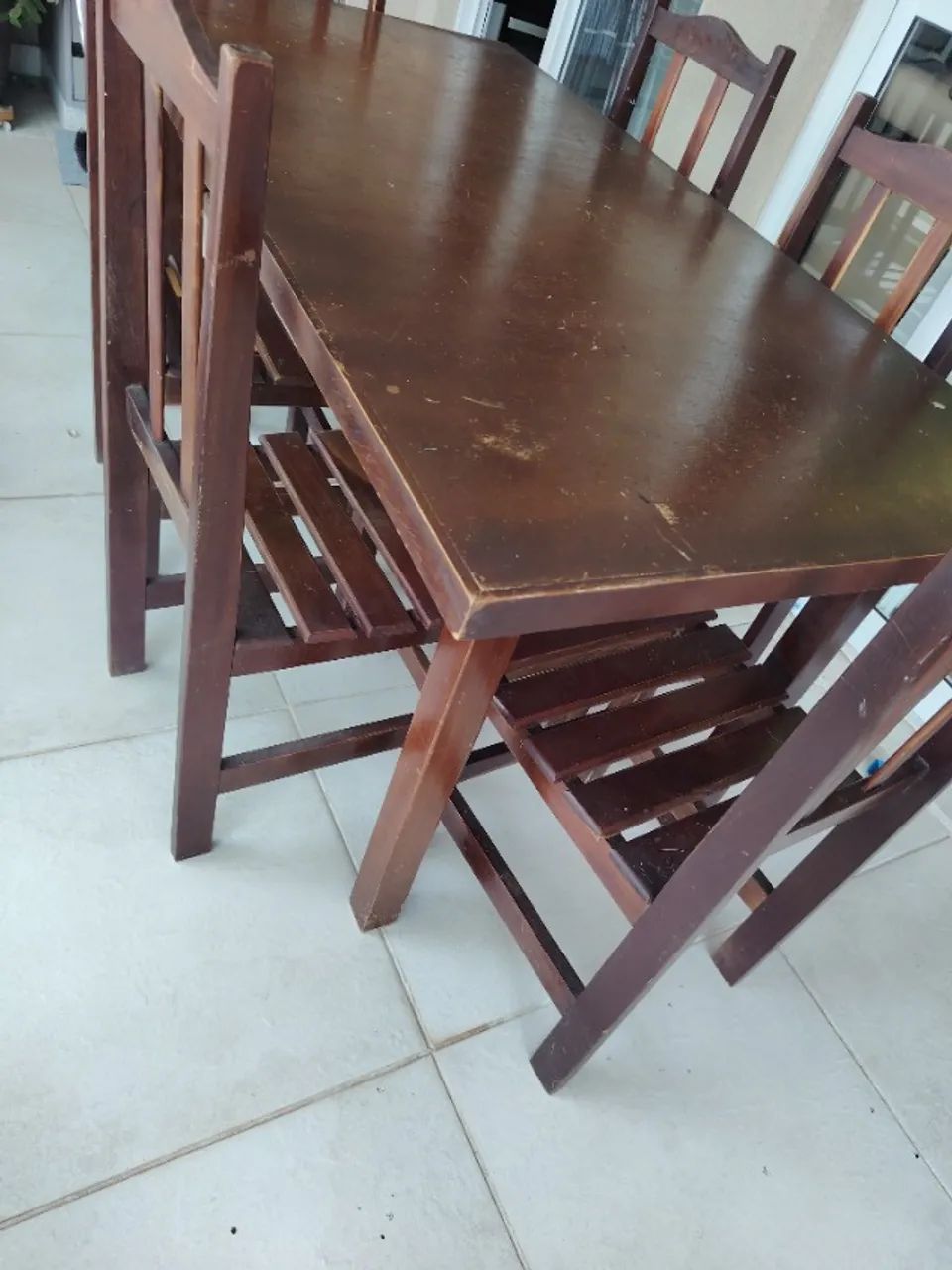 Mesa de madeira de 6 lugares - Foto 3