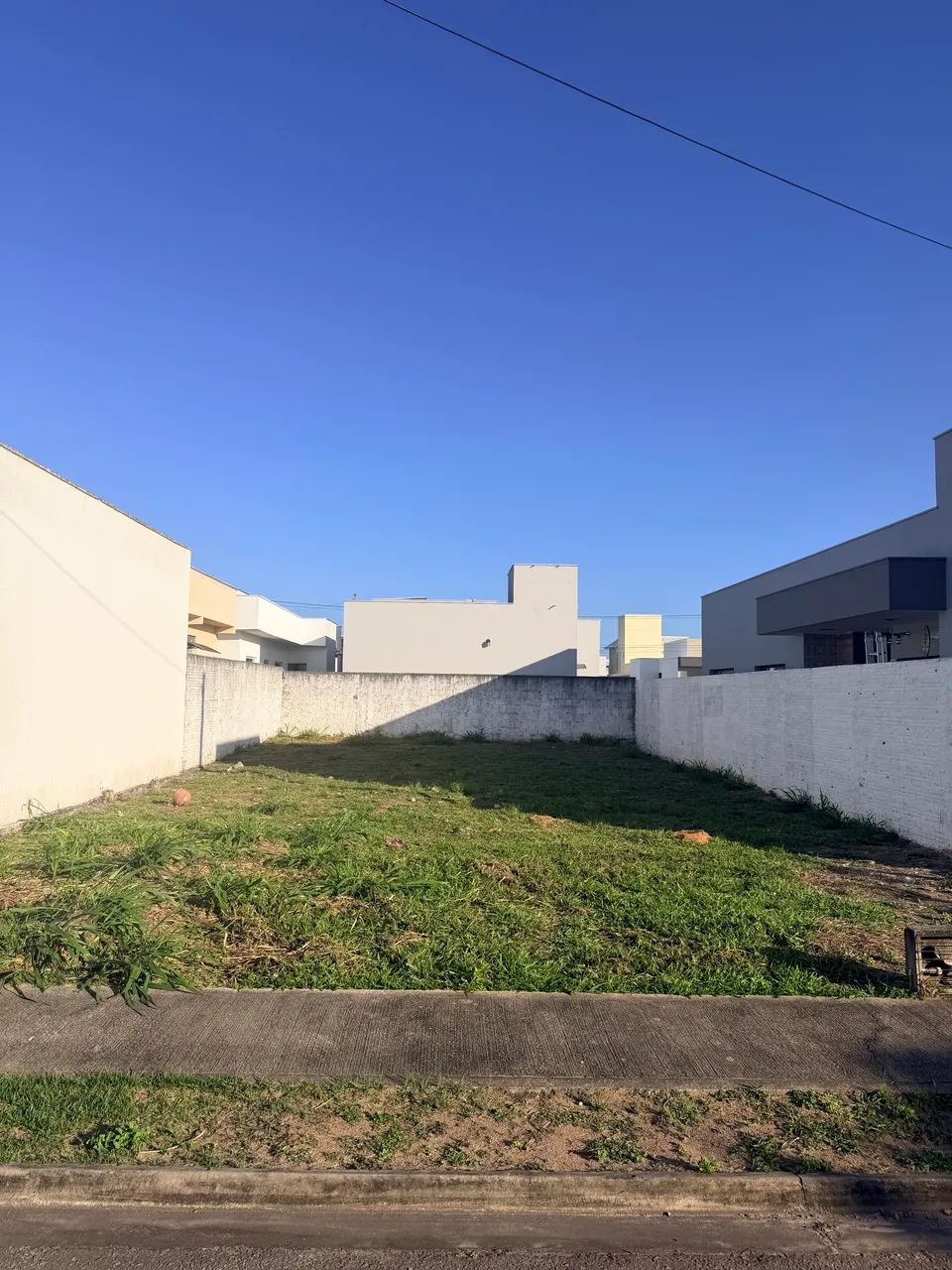 Lote Ecoville 2. Sendo 200 mts 10x20 Meio de Quadra