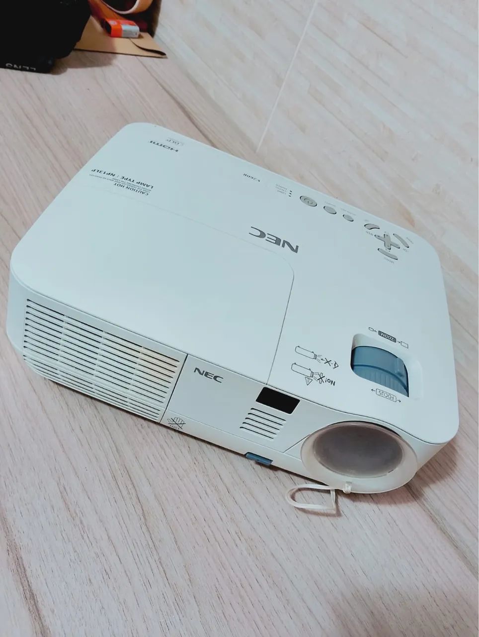 Retroprojetor NEC V260r perfeito estado  - Foto 4