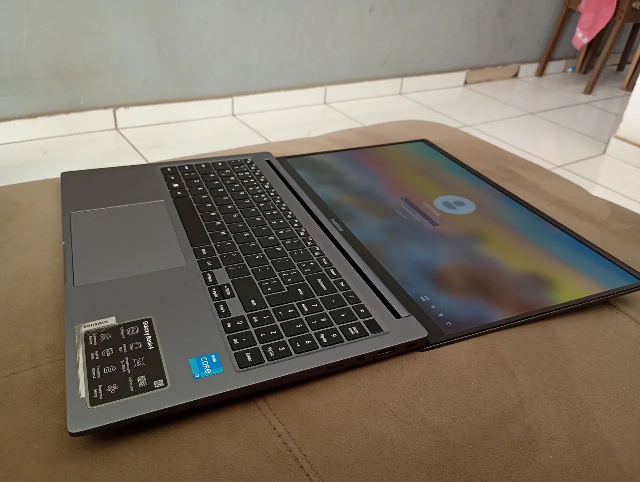SAMSUNG BOOK 4 - Foto 2