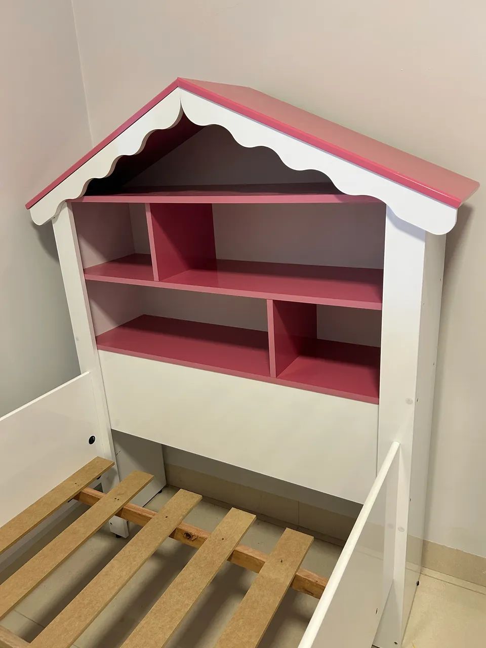 Cama casa de boneca com colchão  - Foto 2