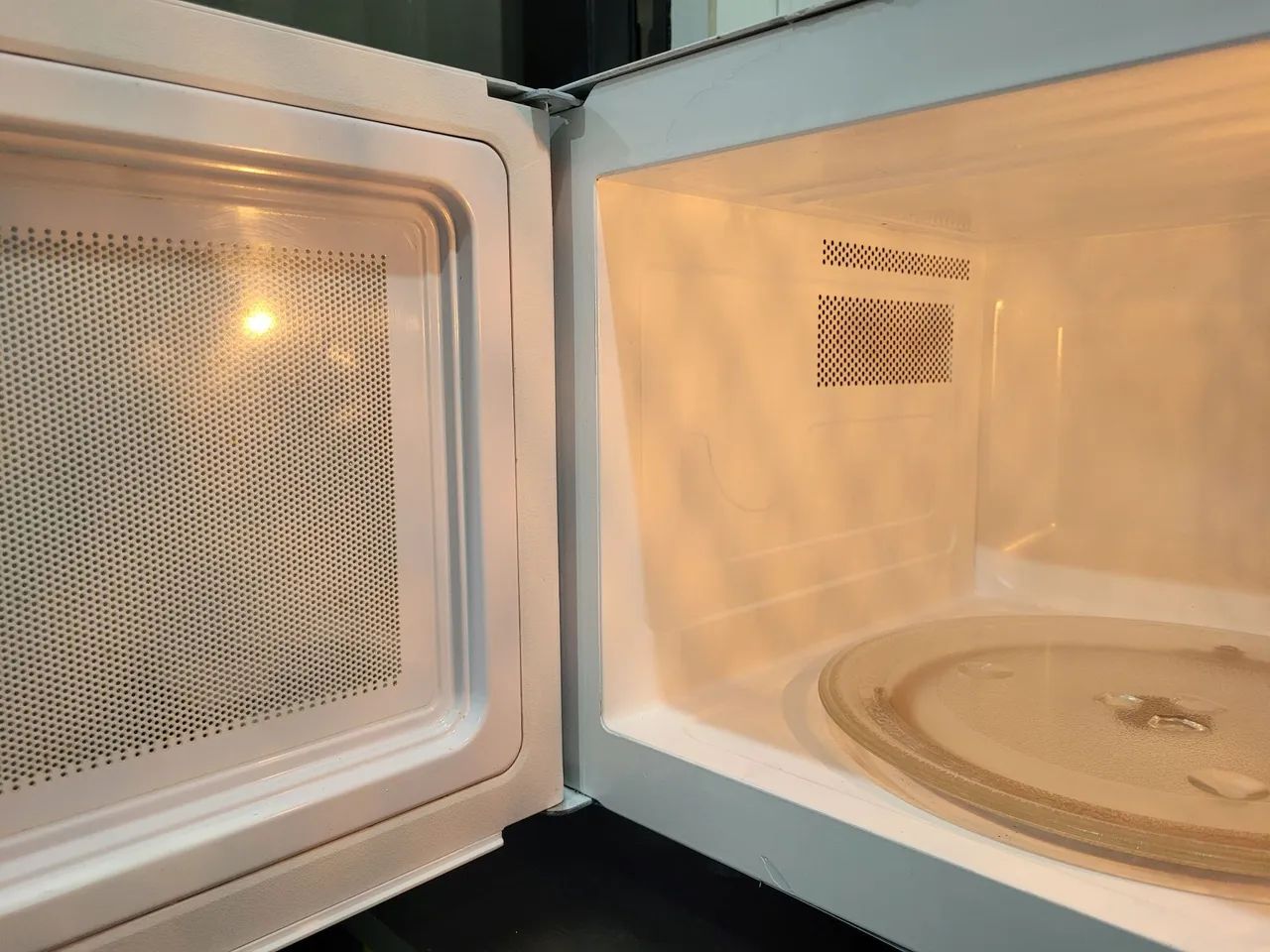 Microondas Eletrolux 31 Litros conservado  - Foto 4
