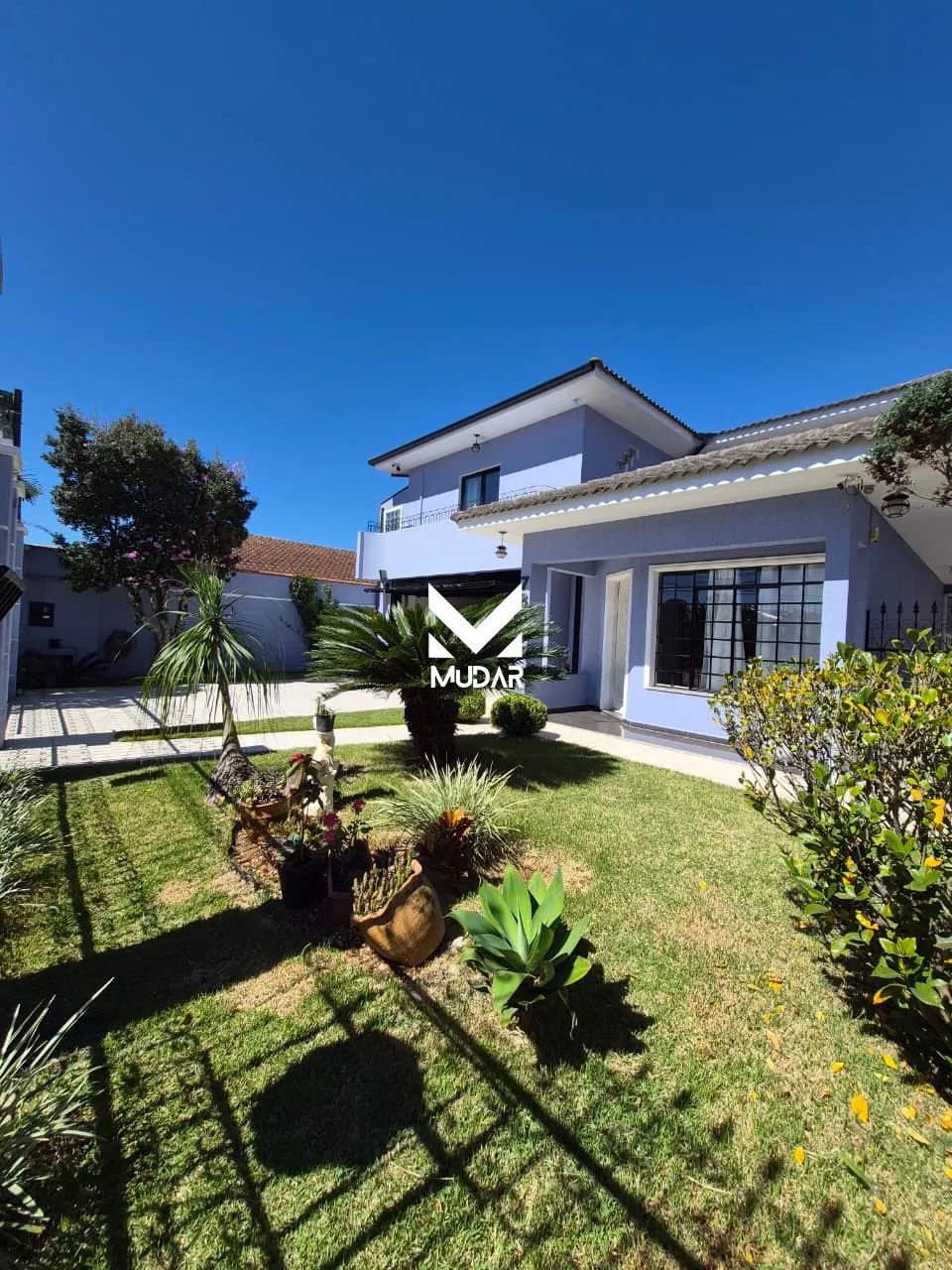 Casa com 4 quartos  Piscina e Edícula  Uvaranas