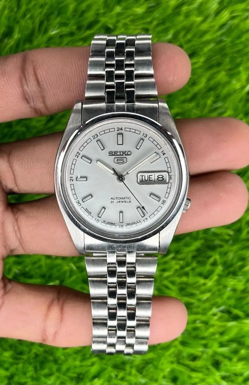 EXCLUSIVIDADE! Relógio Automático Seiko 5 7S26 Fundo Branco Caixa 36mm