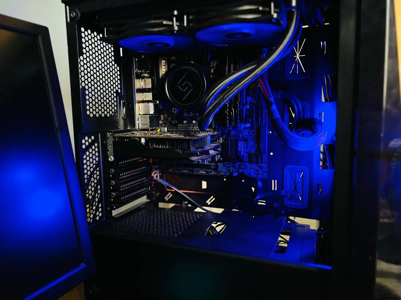 Kit i5 7400 + B250 + 16 GB HyperX + Watercooler 240mm e Fonte 430w EVGA (Gabinete Free)