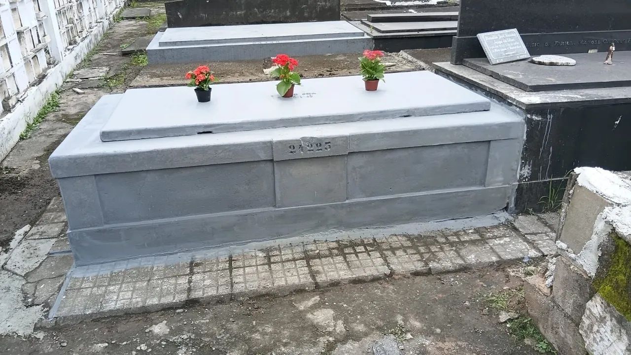 Jazigo | São Francisco Xavier | Caju
