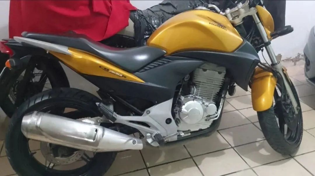 MOTO CB 300 - Foto 2
