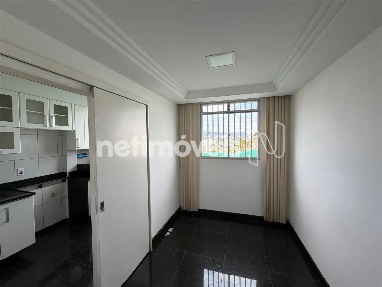 Apartamento 2 quartos, suíte, com vaga de garagem livre e demarcada. - Foto 3
