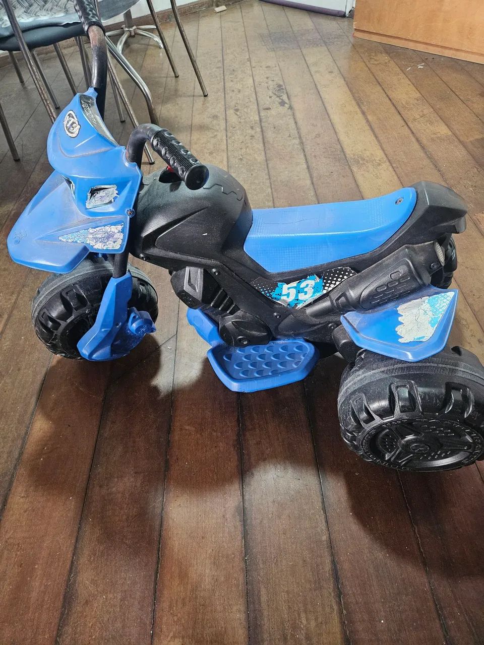 Triciclo elétrico infantil 