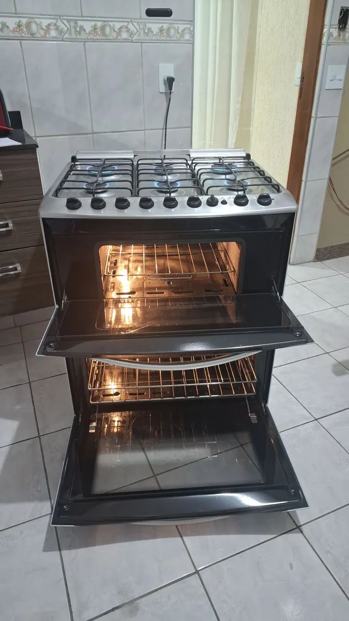 Fogão Eletrolux 6 bocas e duplo forno com grill - bem conservado - Funciona tudo. - Foto 4