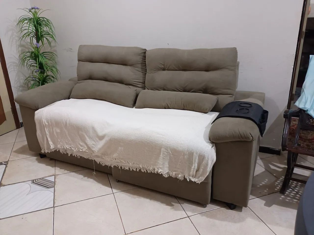 Sofá 3 lugares Retrátil e reclinável, cama inbox - Foto 4