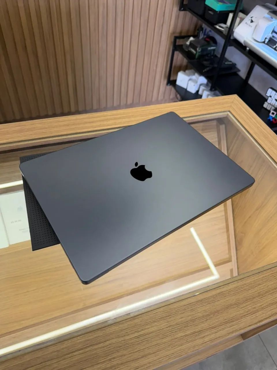 Macbook Pro M3 Pro 16" 18/512gb 97% (Anápolis) - Foto 3