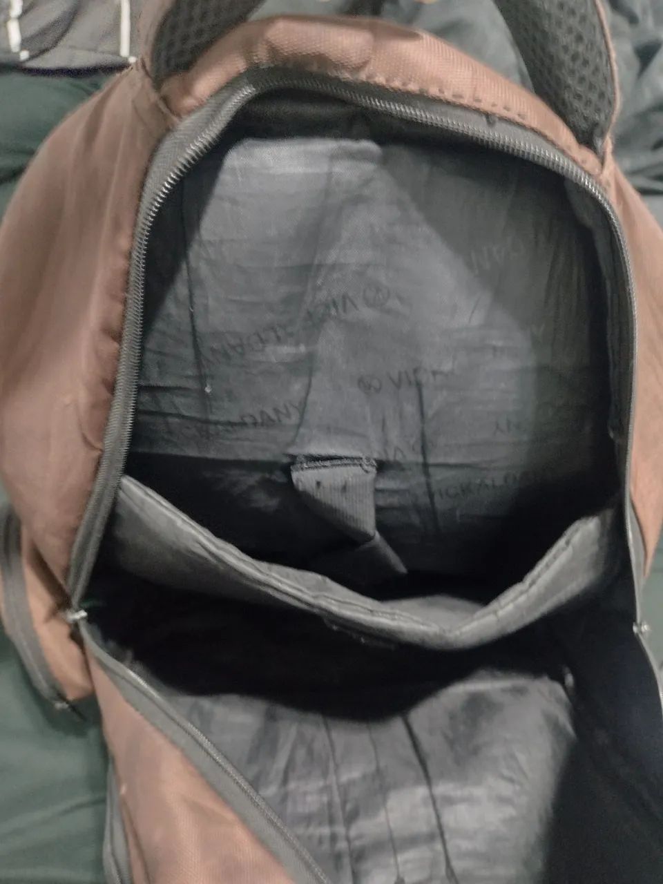 Mochila marrom usada - Foto 2