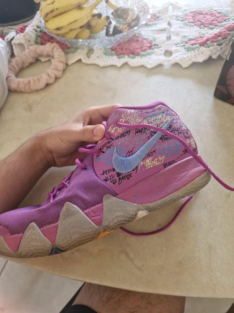 KYRIE 4 CONFETTI