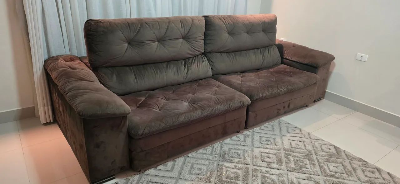 Sofa cama retrátil  vendo ,lindo e confortável medida de 3. Mts e assento 2.40 mts