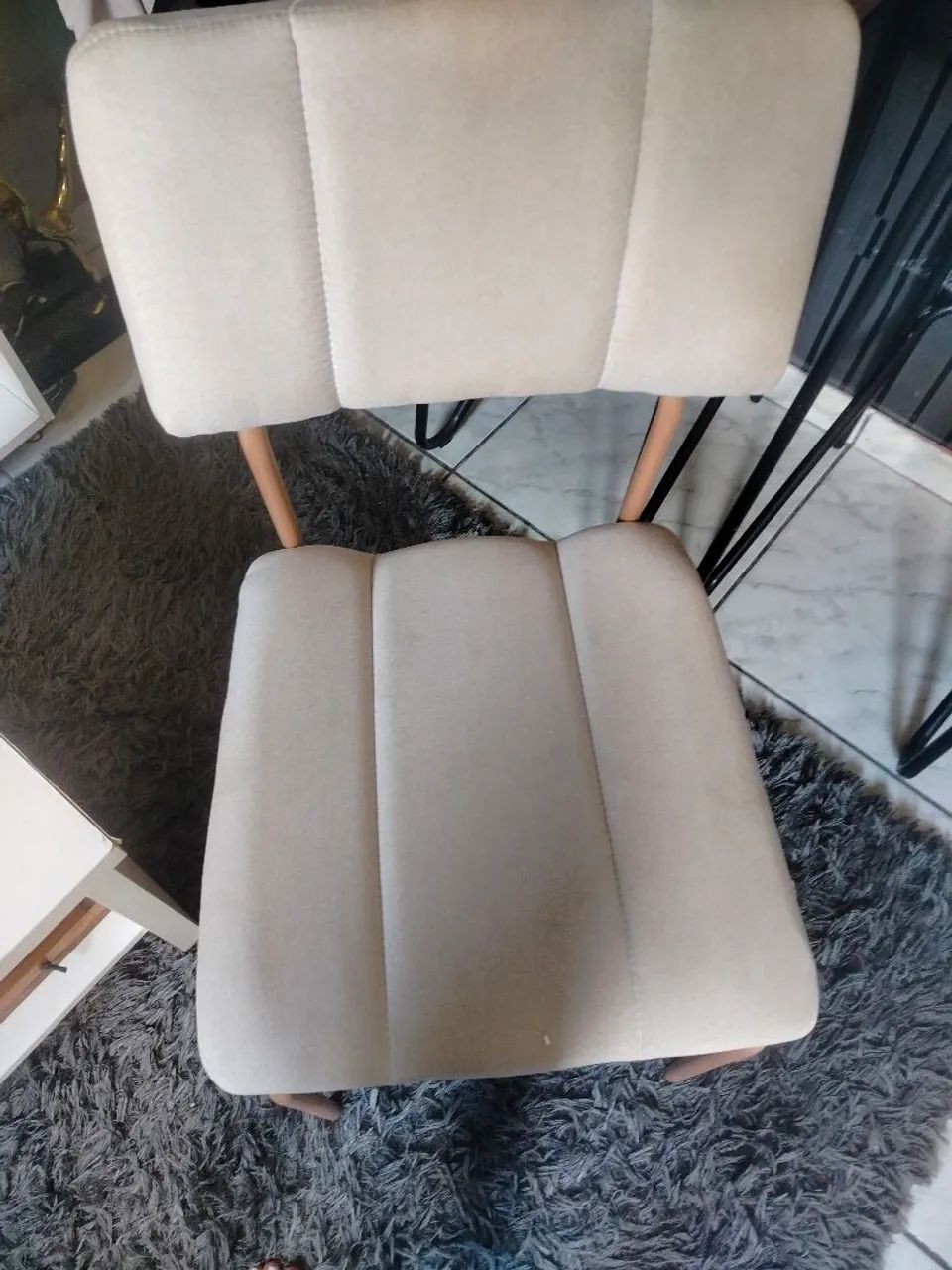 Vendo essa mesa com 2 cadeiras - Foto 5