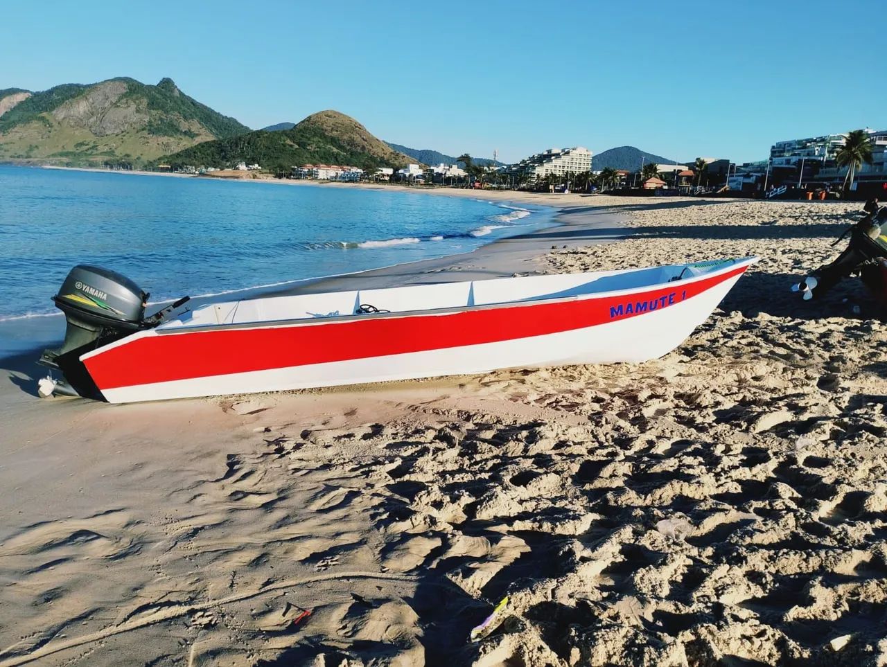 Barco 5,2m recém pintado