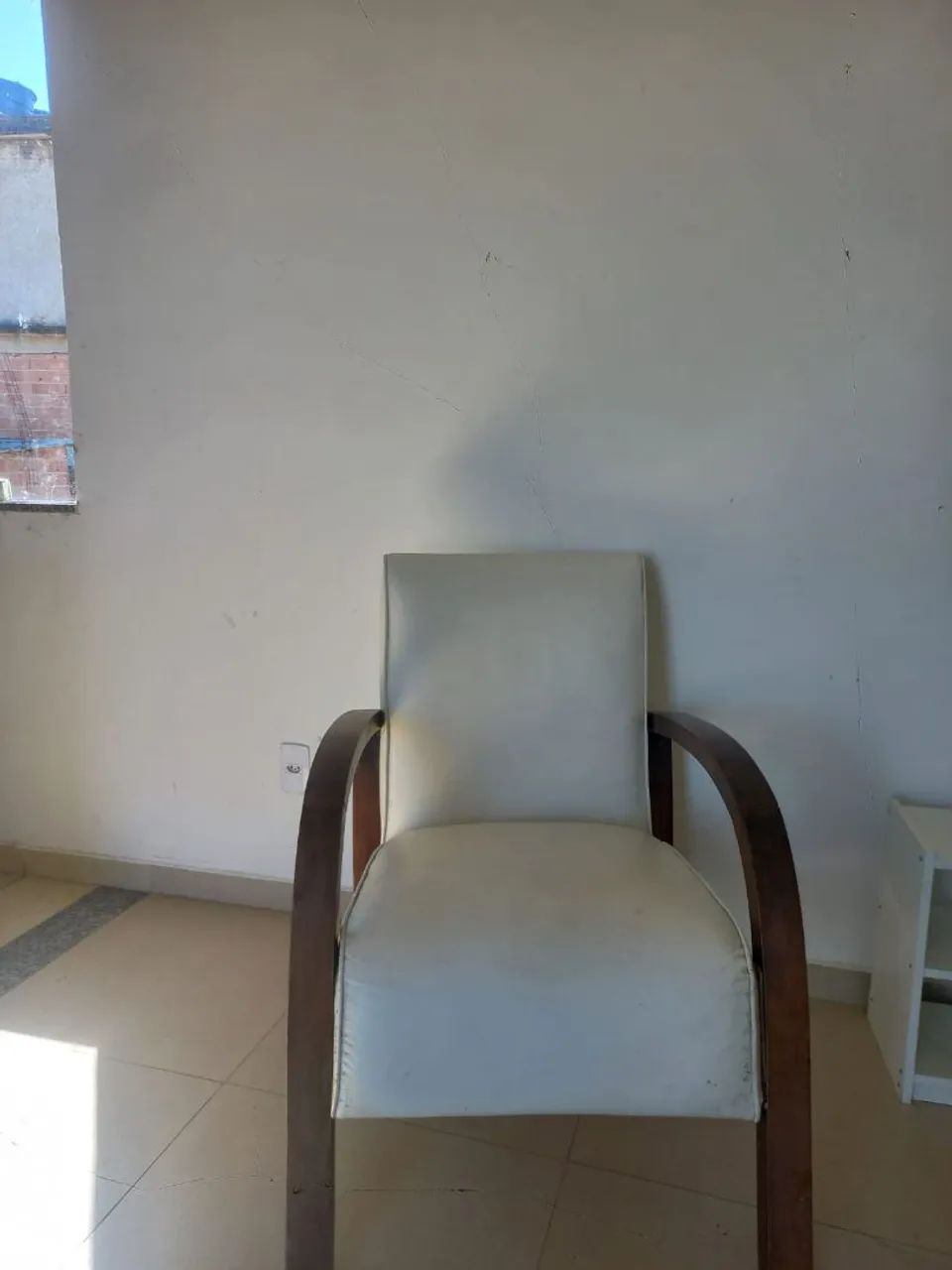 Vende-se par de poltronas de couro! - Foto 2