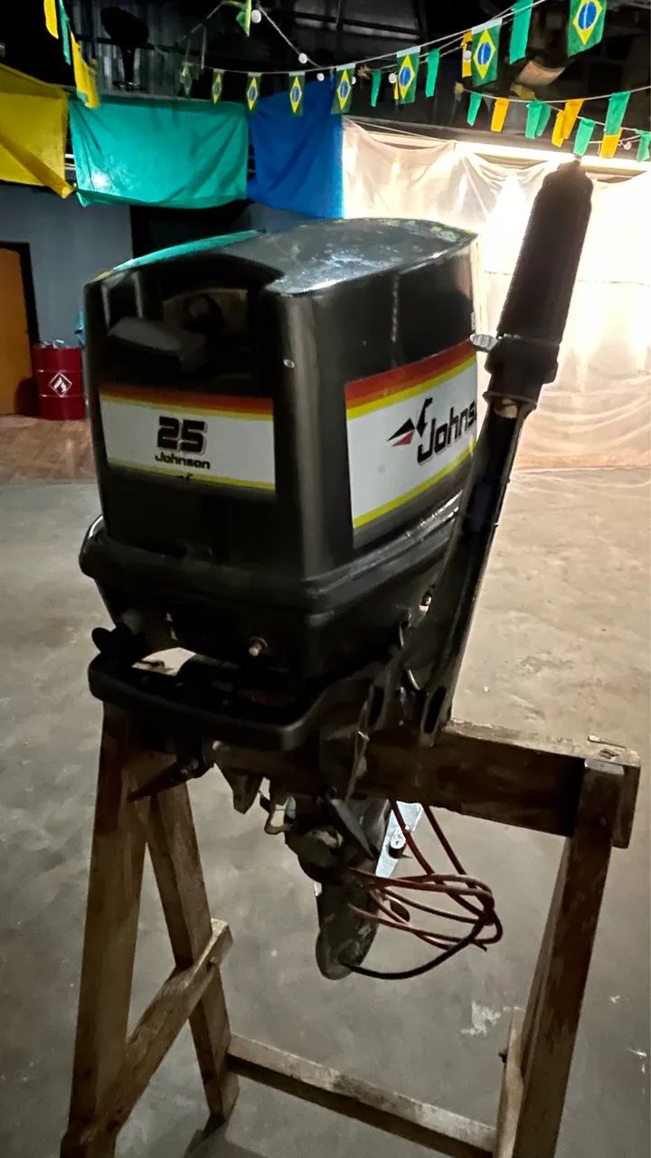 Motor de Popa Johnson 25 hp  - Foto 4